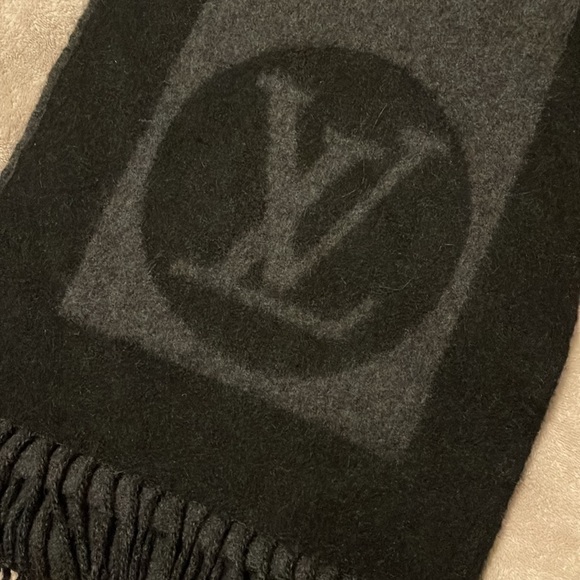 LOUIS VUITTON // wool Cardiff scarf - Picture 3 of 4